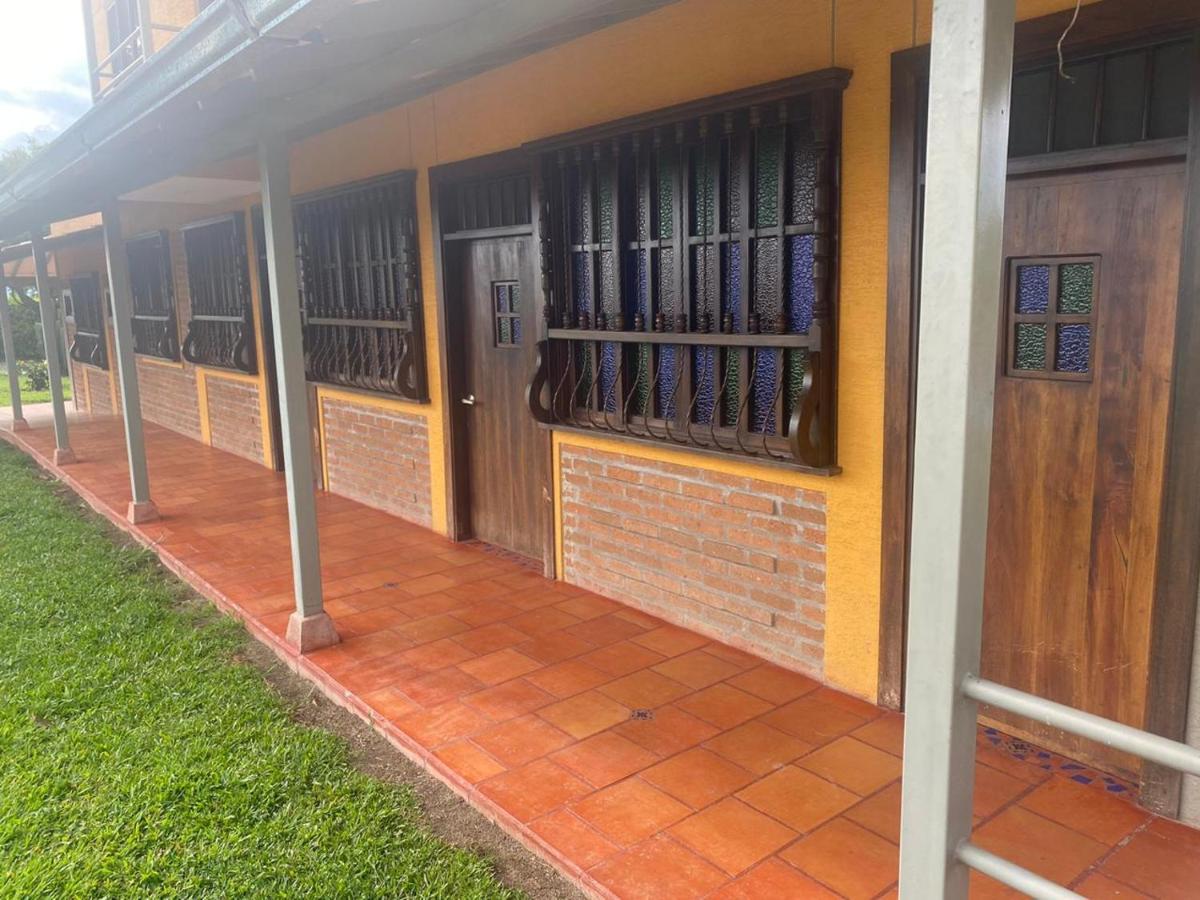 Hotel Campestre Los Mangos 킴바야 외부 사진