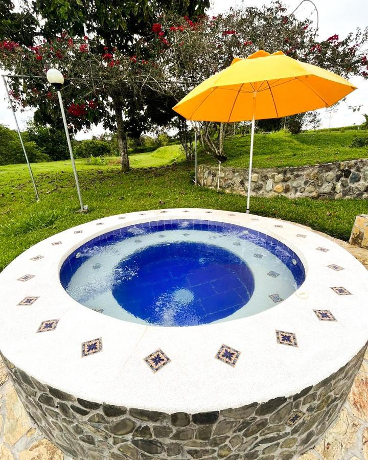 Hotel Campestre Los Mangos 킴바야 외부 사진