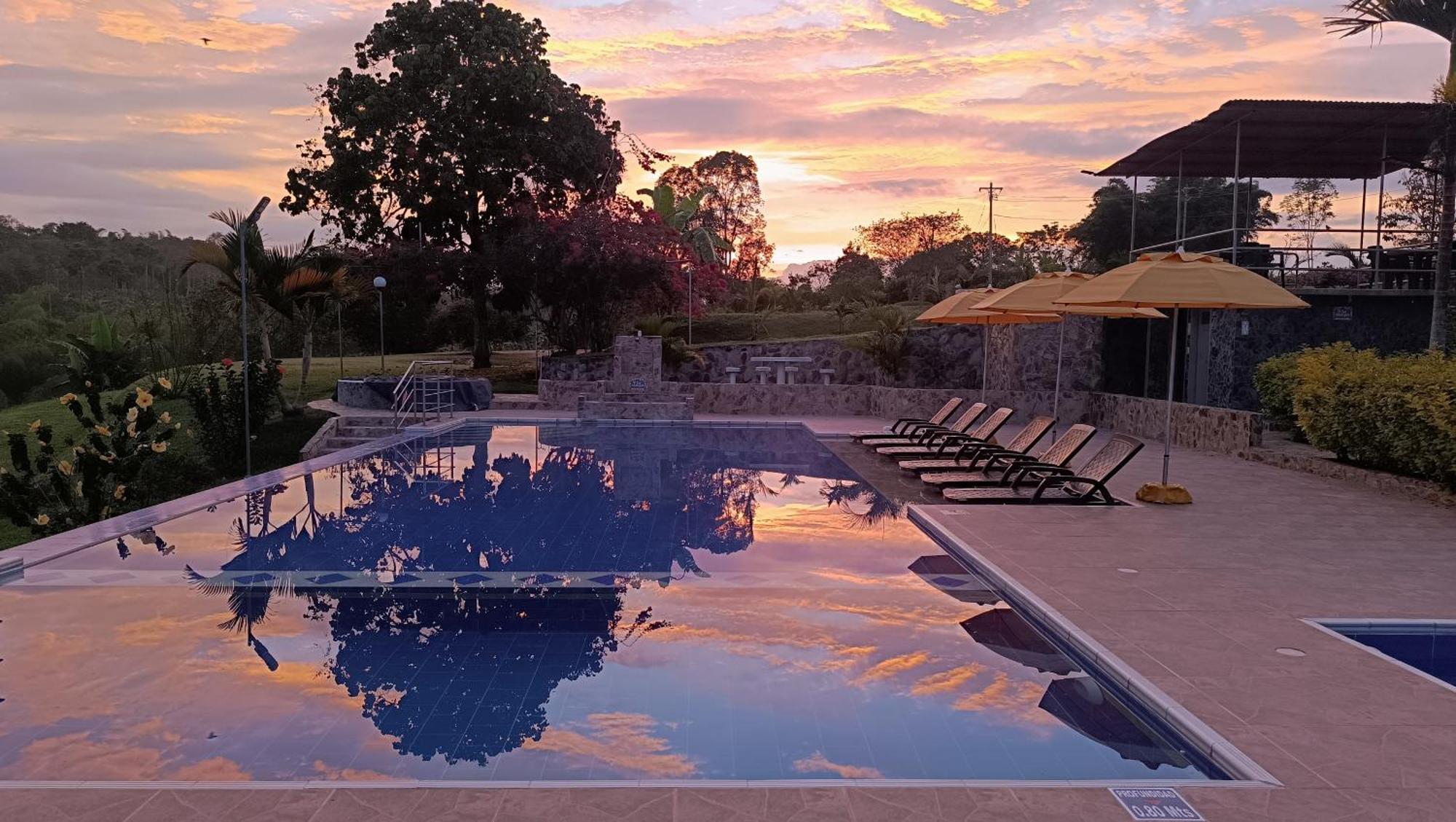 Hotel Campestre Los Mangos 킴바야 외부 사진